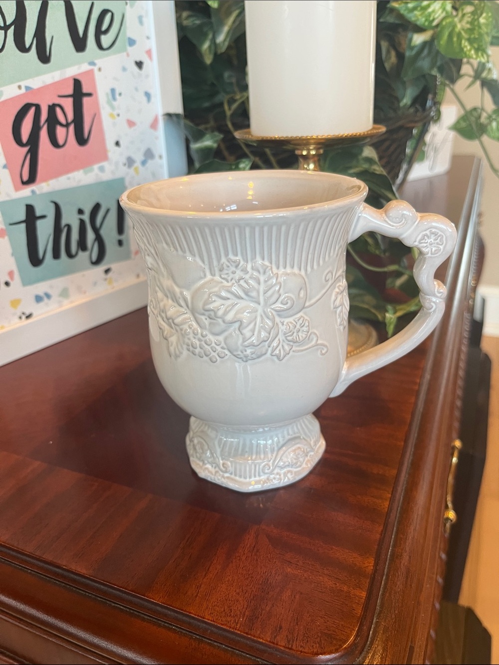 Jane Seymour St Catherine’s Court Serenade White Embossed Tall Ceramic Mug
